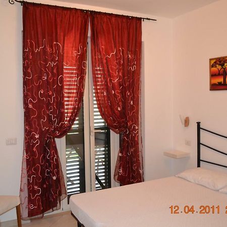 Oasi Peppa Villa Асчеа Екстериор снимка