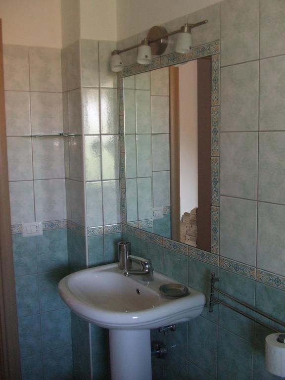 Oasi Peppa Villa Асчеа Екстериор снимка