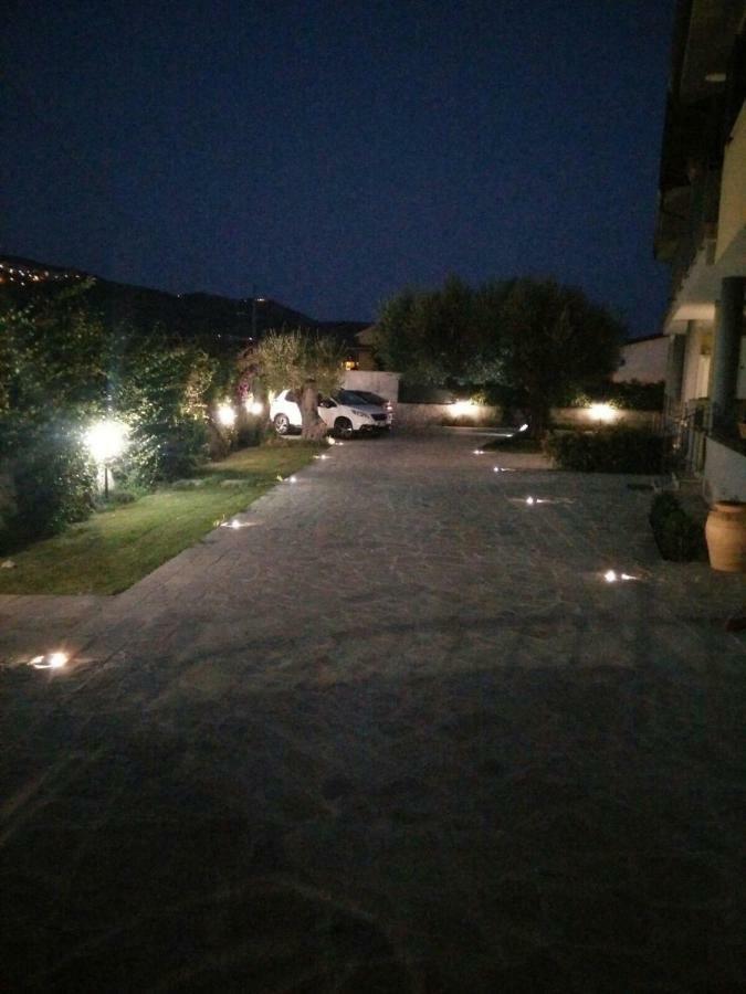 Oasi Peppa Villa Асчеа Екстериор снимка