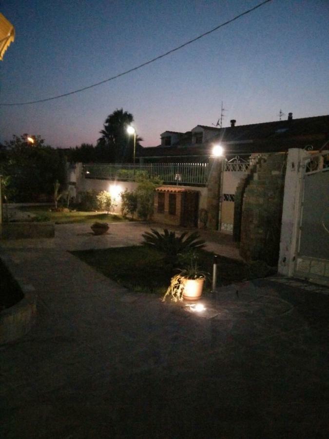 Oasi Peppa Villa Асчеа Екстериор снимка