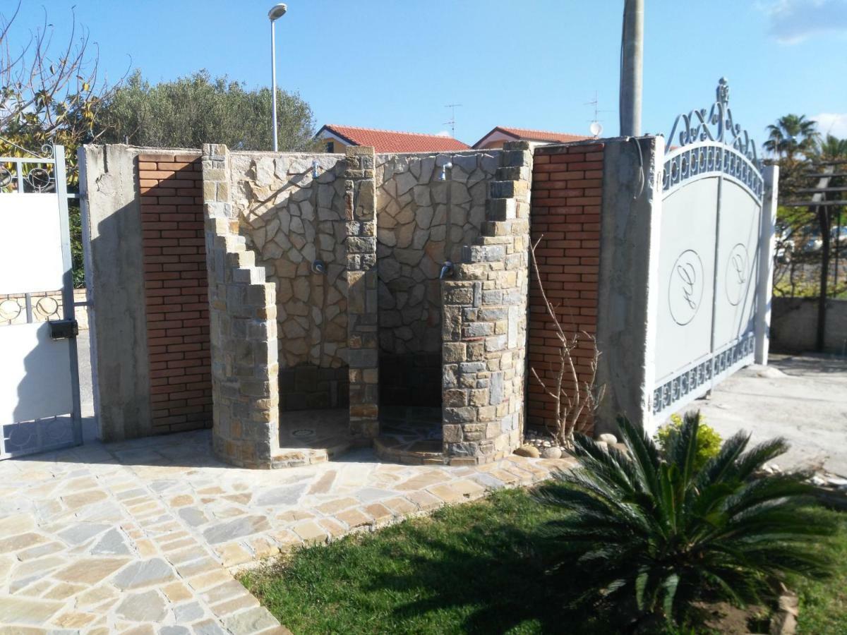 Oasi Peppa Villa Асчеа Екстериор снимка