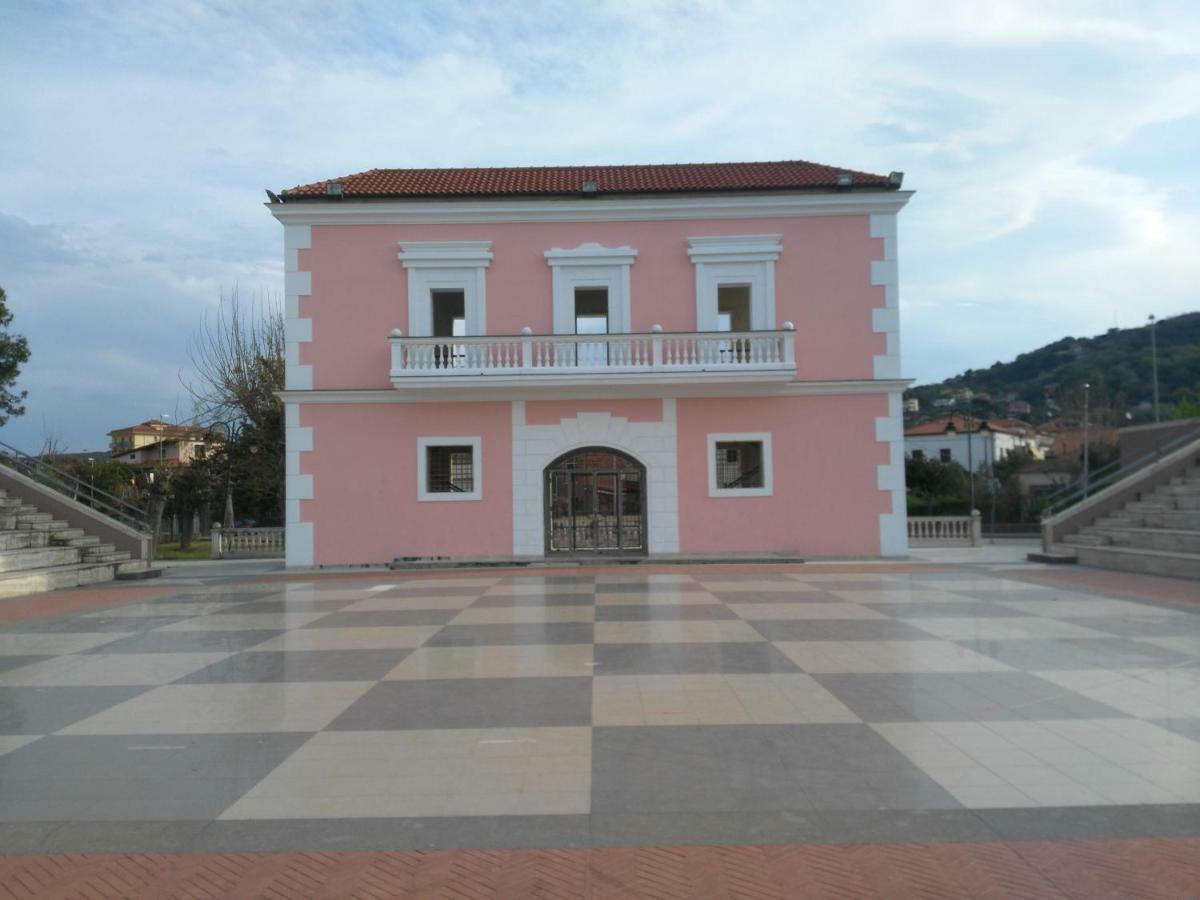 Oasi Peppa Villa Асчеа Екстериор снимка
