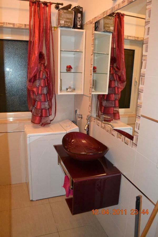 Oasi Peppa Villa Асчеа Екстериор снимка