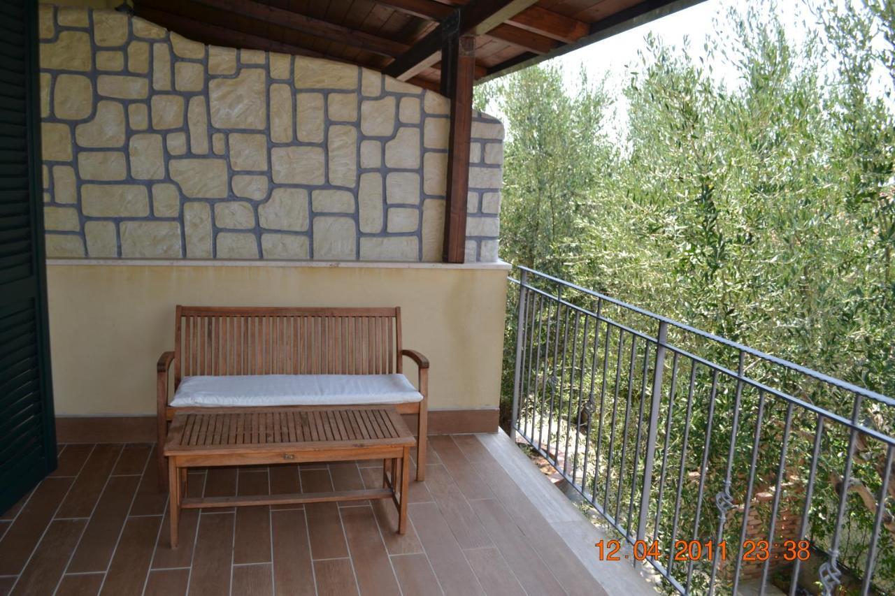Oasi Peppa Villa Асчеа Екстериор снимка